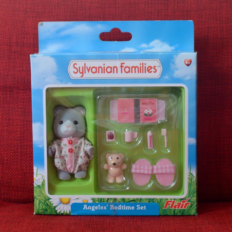 Sylvanian Families CHILDREN/'S BEDROOM FURNITURE SET 4254 Calico Critters