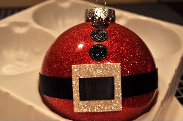 The Sassy Scrapper: Santa Glitter Ornament Christmas Love, Christmas Holidays, Christmas Bulbs, Christmas Decorations, Christmas Ideas, Holiday Decorating, Holiday Ideas, Christmas Wedding, Christmas Inspiration