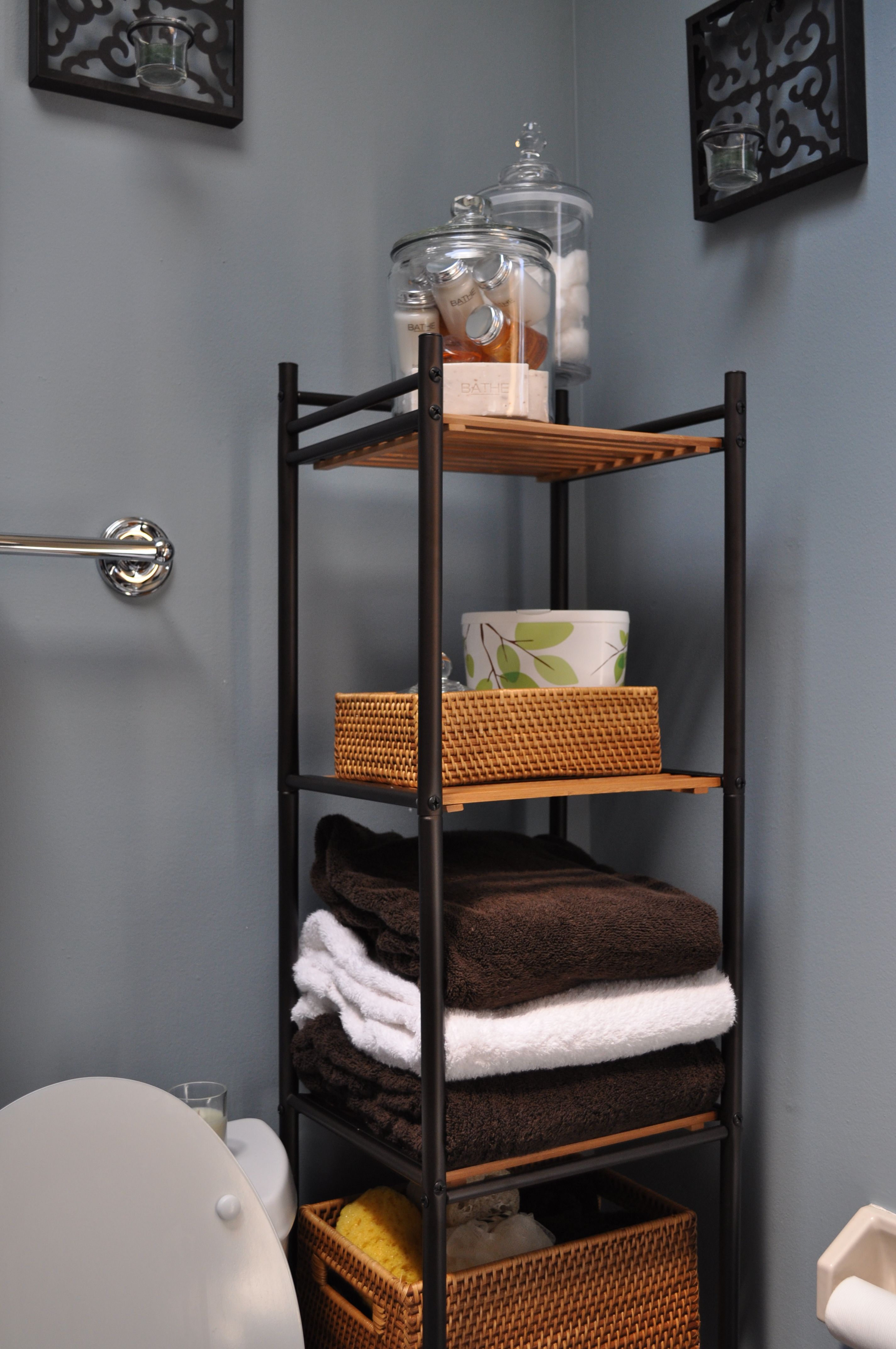 Schöne Dunkle Badezimmer Regale Mit Drei Regal Für ... Schöne Dunkle Badezimmer Regale Mit Drei Regal Für ...