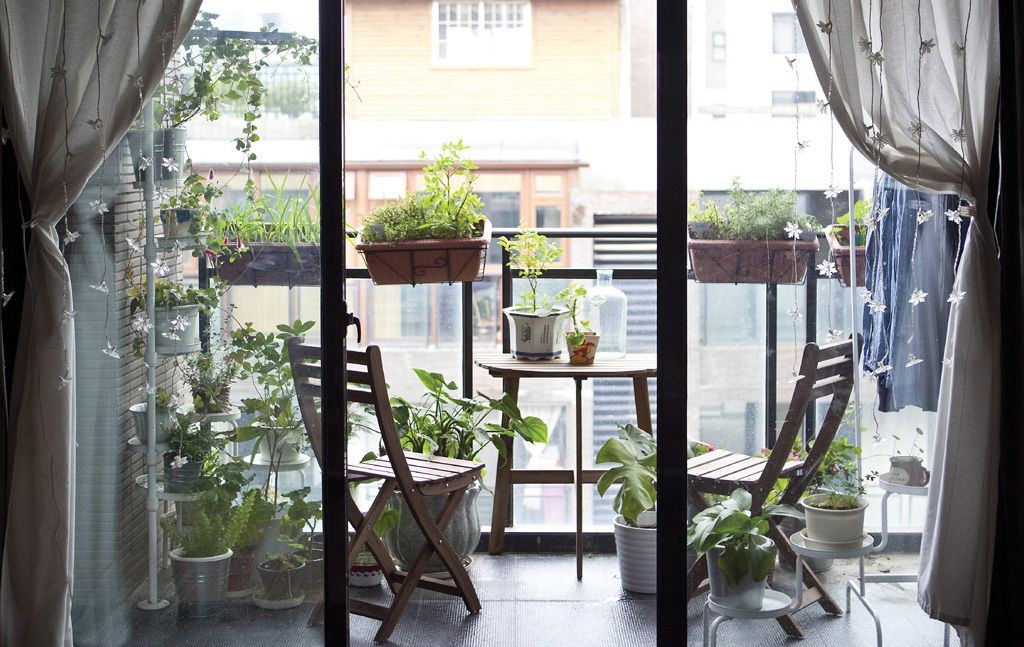 Ideas for a multifunctional urban balcony | Tiny balcony, Balcony