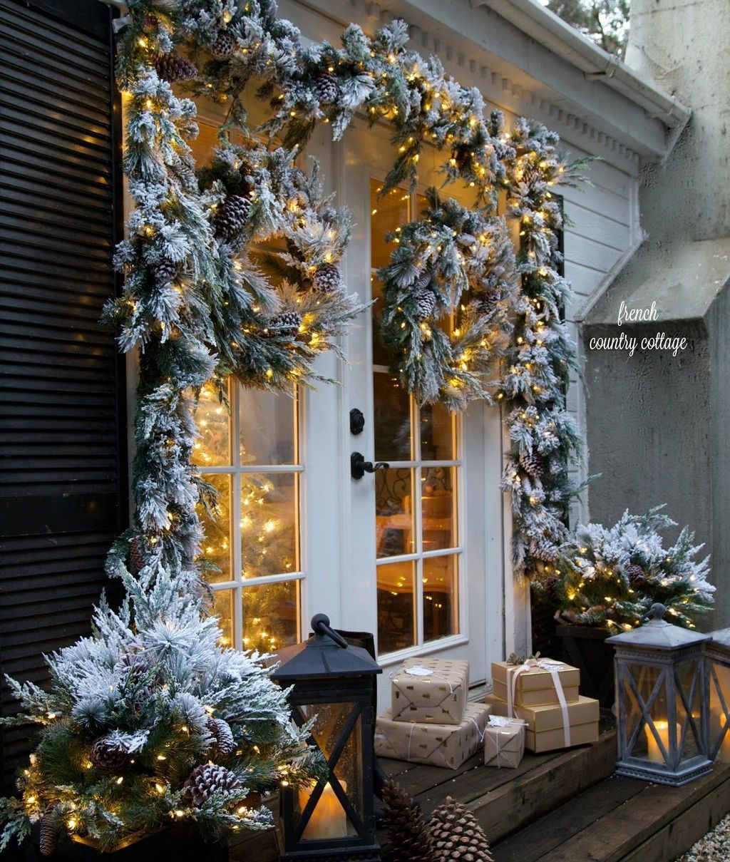 34 Amazing Winter Outdoor Decor Ideas That Will You Like Belihouse Com In 2020 Merry Bright Christmas Outdoor Christmas Christmas Porch 34 Amazing Winter Outdoor Decor Ideas That Will You Like Belihouse Com In 2020 Merry Bright Christmas Outdoor Christmas Christmas Porch