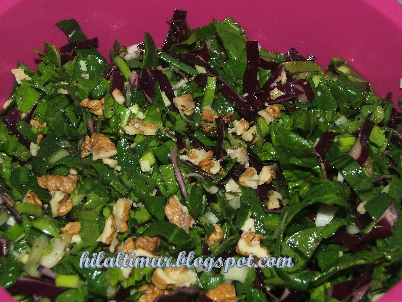 Pirinçli Ve Dereotlu Ispanak Salatası Pirinçli Ve Dereotlu Ispanak Salatası
