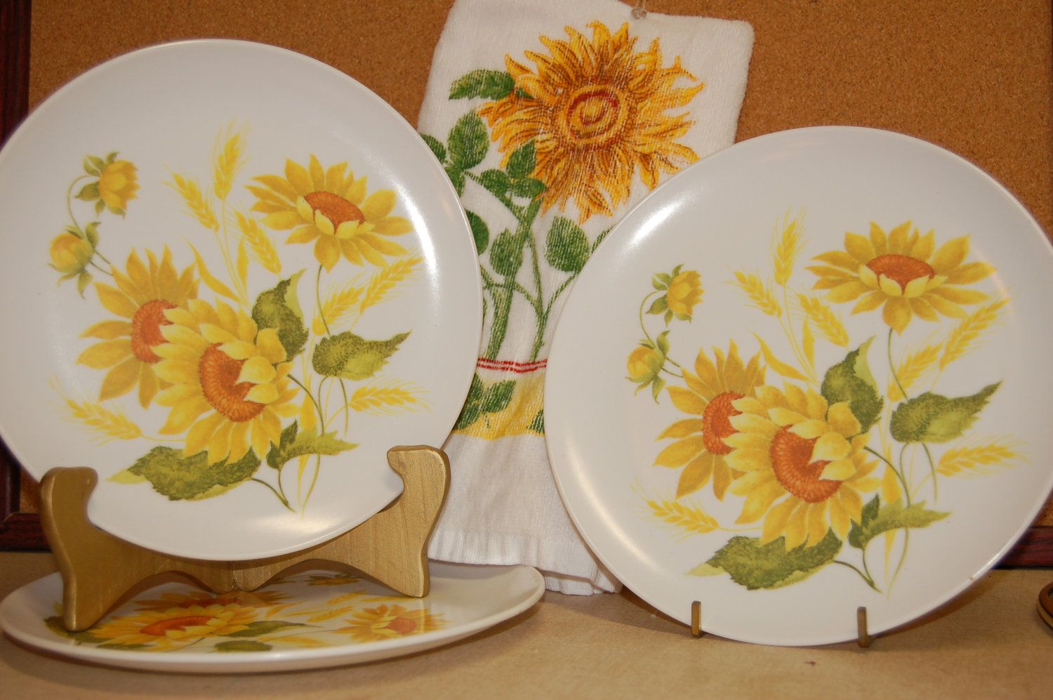 Vintage Sunflower Pattern set of 3 Plastic Plates | Vintage dishes ... Vintage Sunflower Pattern set of 3 Plastic Plates | Vintage dishes ...