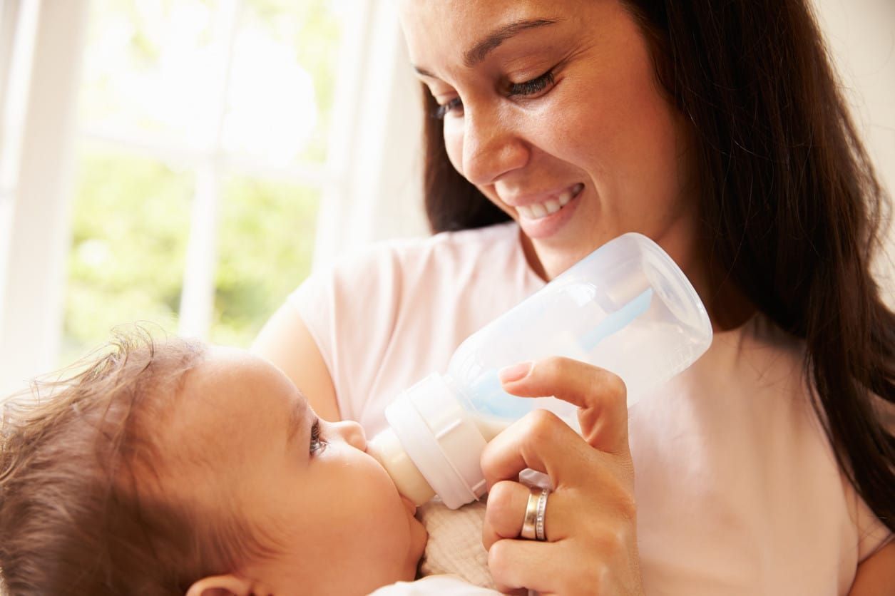 (Never leave your baby taking a bottle alone) BabyCare