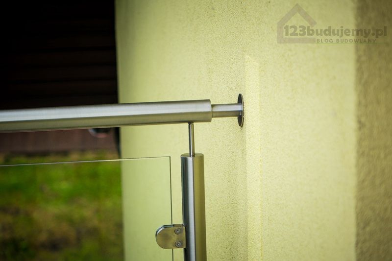 #balkon #balustrada #nierdzewka mocowanie balustrady do ściany domy balustrada ze szkła balkon - Balkon, Poddasze, Barierka, Podjazd, Dom, Balustrada, Elewacja, Tynk, Szklana Balustrada, Balustrada Nierdzewna Door Handles, Sconces, Wall Lights, Home Decor, Balcony, Door Knobs, Chandeliers, Appliques, Decoration Home