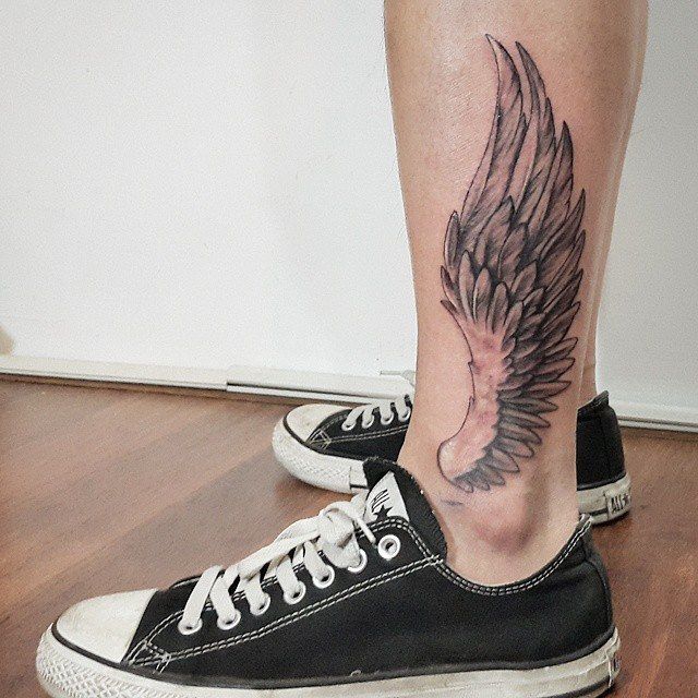 1001 Ideas For A Beautiful And Meaningful Angel Wings Tattoo In 2020 Wings Tattoo Broken Wings Tattoo Angel Wings Tattoo