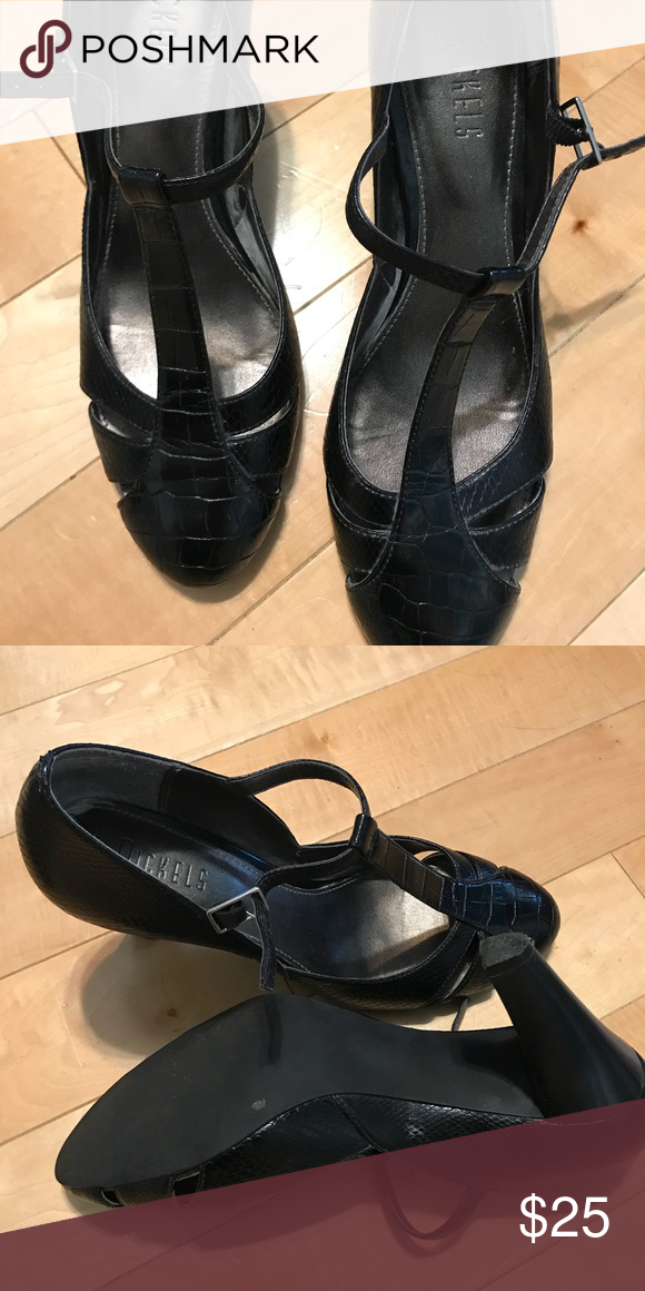 black closed toe heels with strap