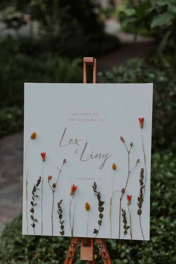 Unqiue fun wedding signs with flowers and leaves decorations for fall wedding theme Wedding Mood Board, Wedding Inspo, Dream Wedding, Wedding Day, Wedding Hacks, Fall Wedding Themes, Wildflower Wedding Theme, Wedding Bells, Perfect Wedding