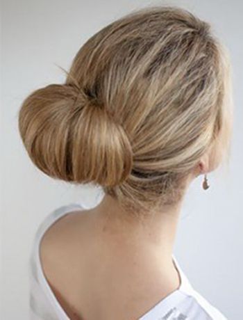 Platinblond Und Pastell Haare In Der Coronaphase Platinblond Und Pastell Haare In Der Coronaphase