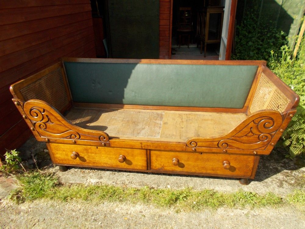 Rare 19th Century Ship Captains Bed Stamped With Makers Name Rare 19th century ship Captains bed stamped with makers name - Rare 19th Century Ship Captains Bed Stamped With Makers Name