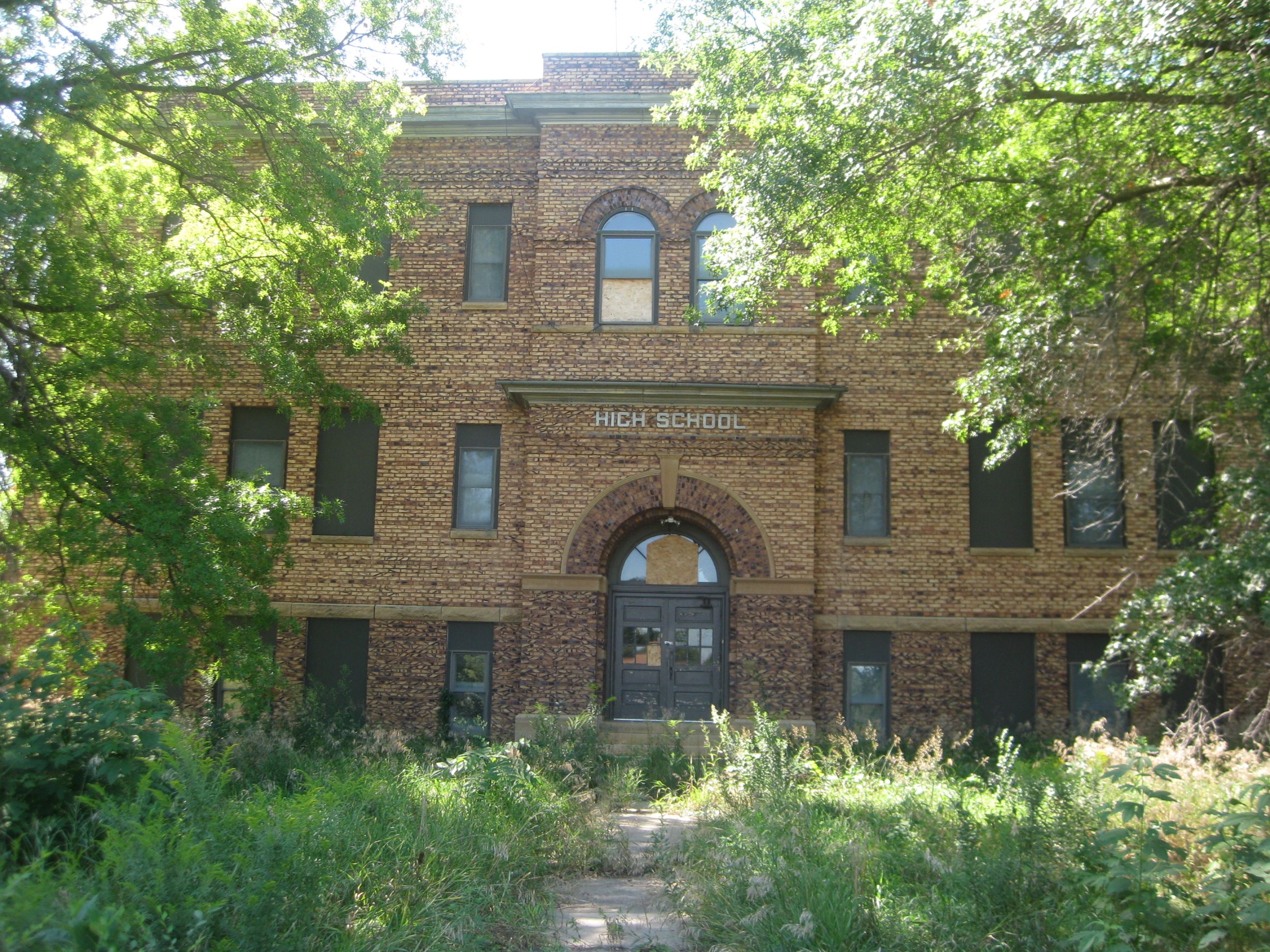 Pin By Baby Honey On Abandoned Haunted Or Creepy Places Old School pin-by-baby-honey-on-abandoned-haunted-or-creepy-places-old-school