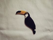再販 とりブローチ オオハシ オオハシ とり 刺繍 再販 とりブローチ オオハシ オオハシ とり 刺繍