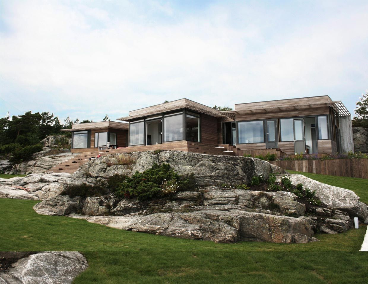 Jesperholmen moderne hytte med store vinduer og terrasse platting ... Terrasse arkitekt