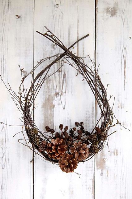 Try A Teardrop - 25 Pinterest-Worthy Holiday Floral Arrangements - Photos Noel Christmas, Christmas Crafts, Christmas Decorations, Christmas Ornaments, Lollipop Decorations, Christmas Tables, Christmas Garden, Chirstmas Decor, Garden Decorations