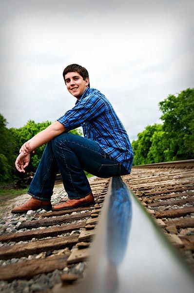 75 Unique Senior Photo Ideas Senior portraits Senior