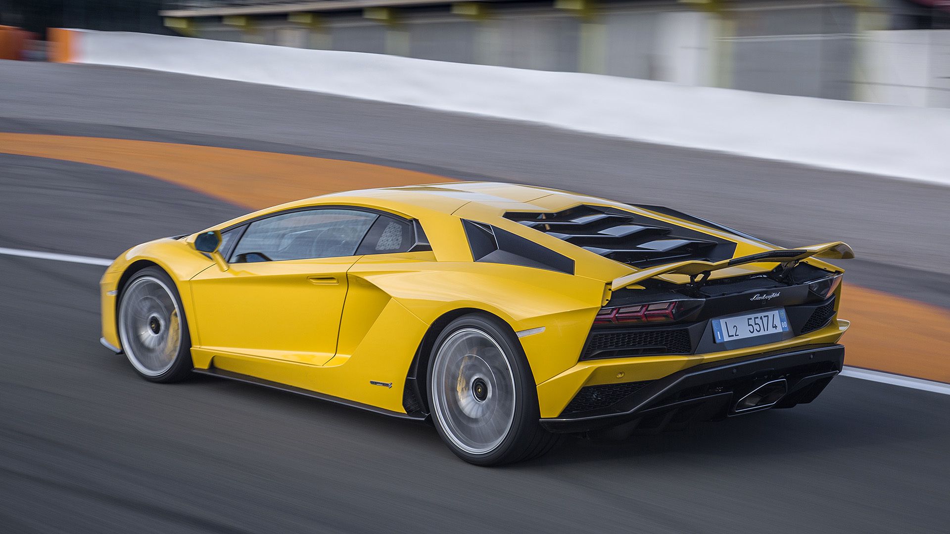 Lamborghini Aventador s 2018