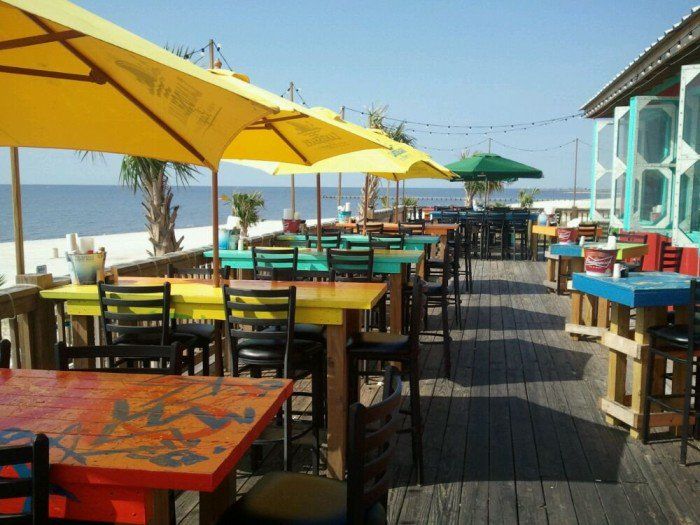 13 Incredible Waterfront Restaurants Everyone In Mississippi Must Gy S Biloxi And P