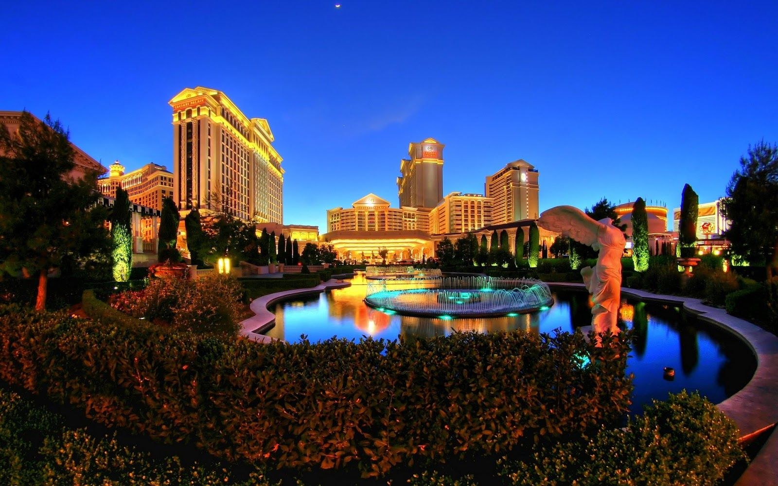 Ceasars Palace In Las Vegas Las Vegas Hotels Vegas Hotel Caesars Palace Las Vegas