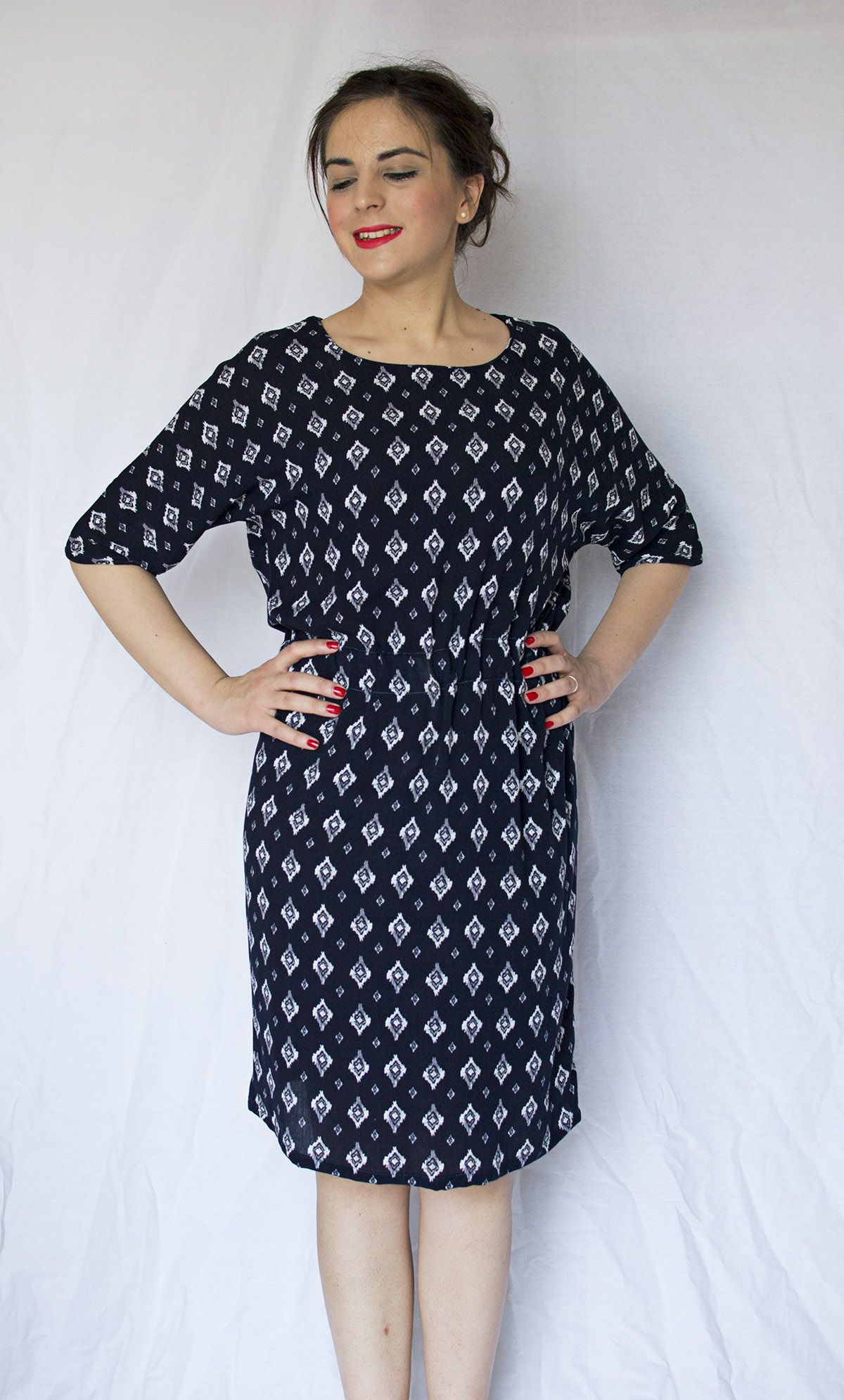 We make new dresses in our wardrobe with our own hands. A pattern of elegant, gorgeous Raglan dress is easy. Instructions and photos We make new dresses in our wardrobe with our own hands. A pattern of elegant, gorgeous Raglan dress is easy. Instructions and photos