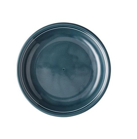 Thomas Diep Bord Trend Night Blue Ø 22 cm Serveer jouw diner in stijl op dit tijdloze en donkerblauwe Thomas Diepe Bord Trend! Het bord is gemaakt van hoogwaardig porselein en is voorzien van tijdloze ronde lijnen. Het Thomas Trend servies is geschikt voor de magnetron en de vaatwasser. Door een diameter van 22 cm is dit diepe bord geschikt voor het serveren van soepen, pasta's of andere éénpansgerechten. Hierdoor is dit bord altijd een juiste keuze! Naast deze stijlvolle donkerblauwe kleur, zij Night, Trending, Blue