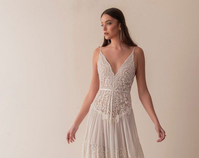 Personalised Sexy Women Boho Beach Wedding Dress V Neck - Etsy Canada Halter Top Wedding Dress, Wedding Dress Tulle Lace, Simple Wedding Gowns, Beach Wedding Dress Boho, Halter Top Dresses, Online Wedding Dress, Boho Wedding Dress, Tulle Dress, Bridal Dresses