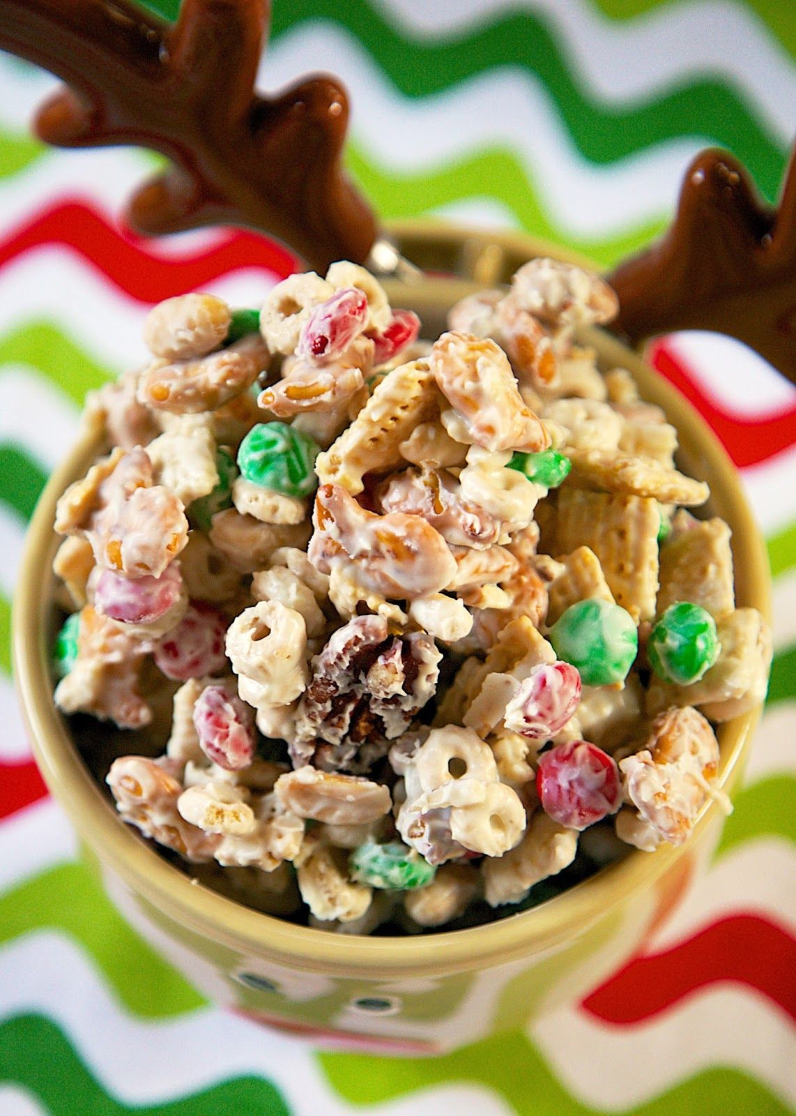 alton browns white trash mix white chocolate chex mix highly addictive makes great neighbor or co worker gifts - Christmas Chex Mix White Chocolate alton browns white trash mix white chocolate chex mix highly addictive makes great neighbor or co worker gifts - Christmas Chex Mix White Chocolate