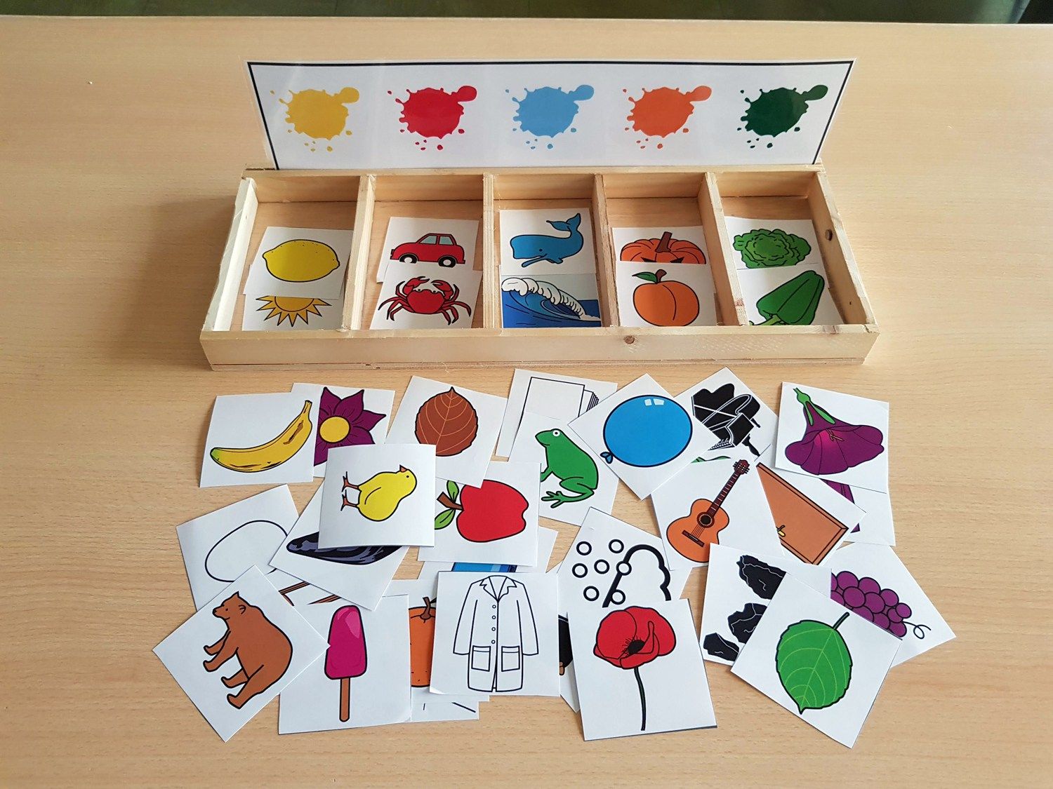 MANIPULATIVOS Materiales TEACCH: Caja de clasificación de colores de ARASAAC Teacch Activities, Montessori Toddler Activities, Preschool Learning Activities, Preschool Activities, Kids Learning, Teaching Colors, Kindergarten Learning, Teaching Aids, Kids Education