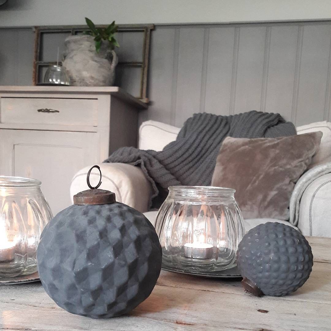We kregen zo veel kerstinterieurs binnen, maar we konden er slechts 9 plaatsen in ons blad. Daarom tonen we je graag nog wat extra foto's. Kerstversiering, Xmas Decoraties, Seizoensgebonden Decor, Huis Aquarium, Feestje, Kerstmis, Kerst Thuis, Doe Het Zelf, Weihnachten