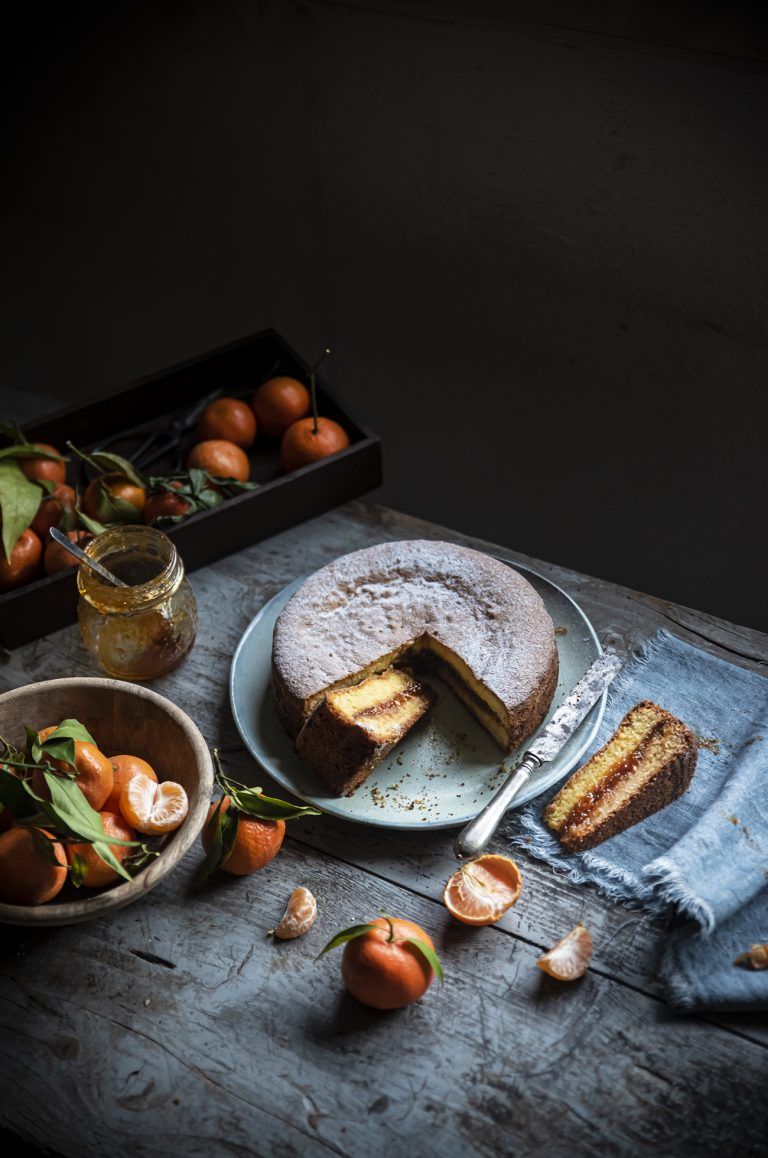 Torta versata alle nocciole e marmellata Easy hazelnut