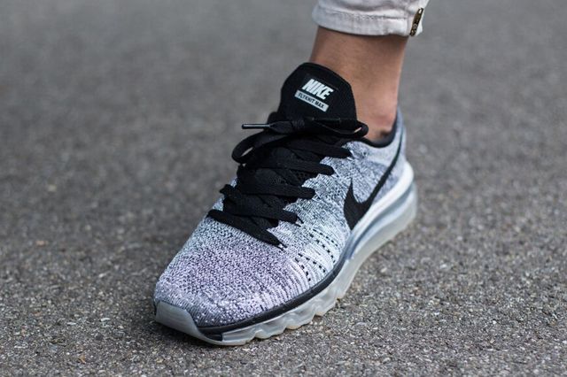 nike flyknit max oreo