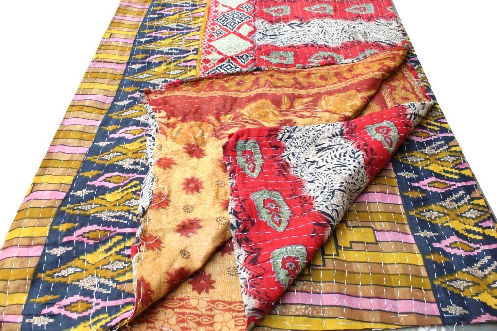 Handmade Vintage Kantha Quilt Sofa cover Kantha quilt Sari blanket Twin size throw Indian Quilt Home Decor