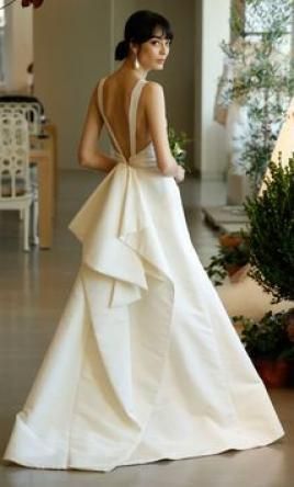 Oscar de la Renta 'Hayden' size 12 used wedding dress - Nearly Newlywed #beauty #style #fashion #hai...