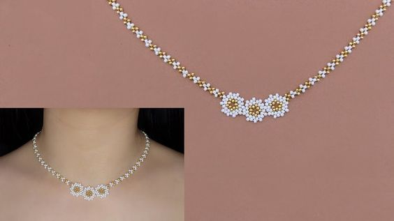 Beaded White Flower Pendant Necklace with Gold & White Seed Beads. How to Make Beaded Necklace花形串珠项链 - YouTube Simple Beaded Necklaces, Beaded Necklace Patterns, Beaded Bracelets Tutorial, Necklace Tutorial, Beaded Pendant Necklace, Seed Bead Bracelets, Seed Beads, Pearl Bracelet, Handmade Bracelets
