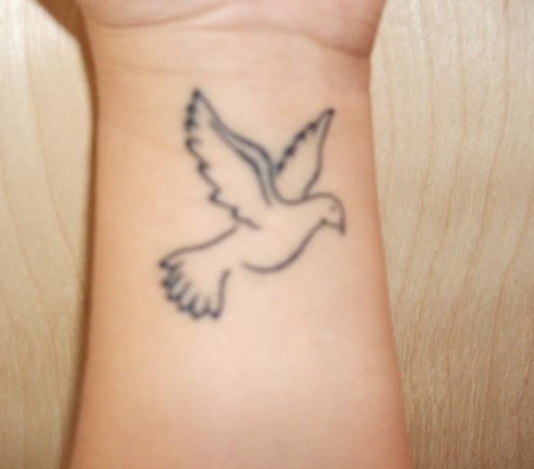 Overwrite Brightest Small Modern Bird Art Tattoos On Hand Men 3d Wrist Tattoos For Guys Dove Tattoo Design Stylish Tattoo