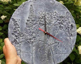 Nature is beautiful I only emphasize her by PavlanaUniquesBG Wall Clock Gift, Diy Clock, Clock Wall Decor, Wall Clocks, Cement Art, Concrete Art, Clock Flower, Mid Century Clock, Living Wall Decor