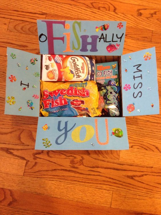 22 Genius Friend Care Package Ideas Guaranteed To Make Them Smile Missionary Care Packages, Deployment Care Packages, Missionary Gifts, Deployment Care Package Ideas, Lds Missionaries, Camp Care Packages, College Snacks Dorm Care Packages, College Student Care Package, Diy Care Package