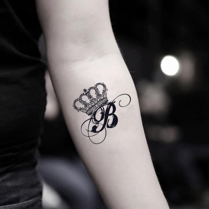 Small Queen B Lettering Tattoo Design Safe And Non Toxic Waterproof Temporary Tattoo Sticker Lasts 2 5 Days Dovmeli Kadin Kucuk Dovmeler Dovme Tasarimlari Small Queen B Lettering Tattoo Design Safe And Non Toxic Waterproof Temporary Tattoo Sticker Lasts 2 5 Days Dovmeli Kadin Kucuk Dovmeler Dovme Tasarimlari