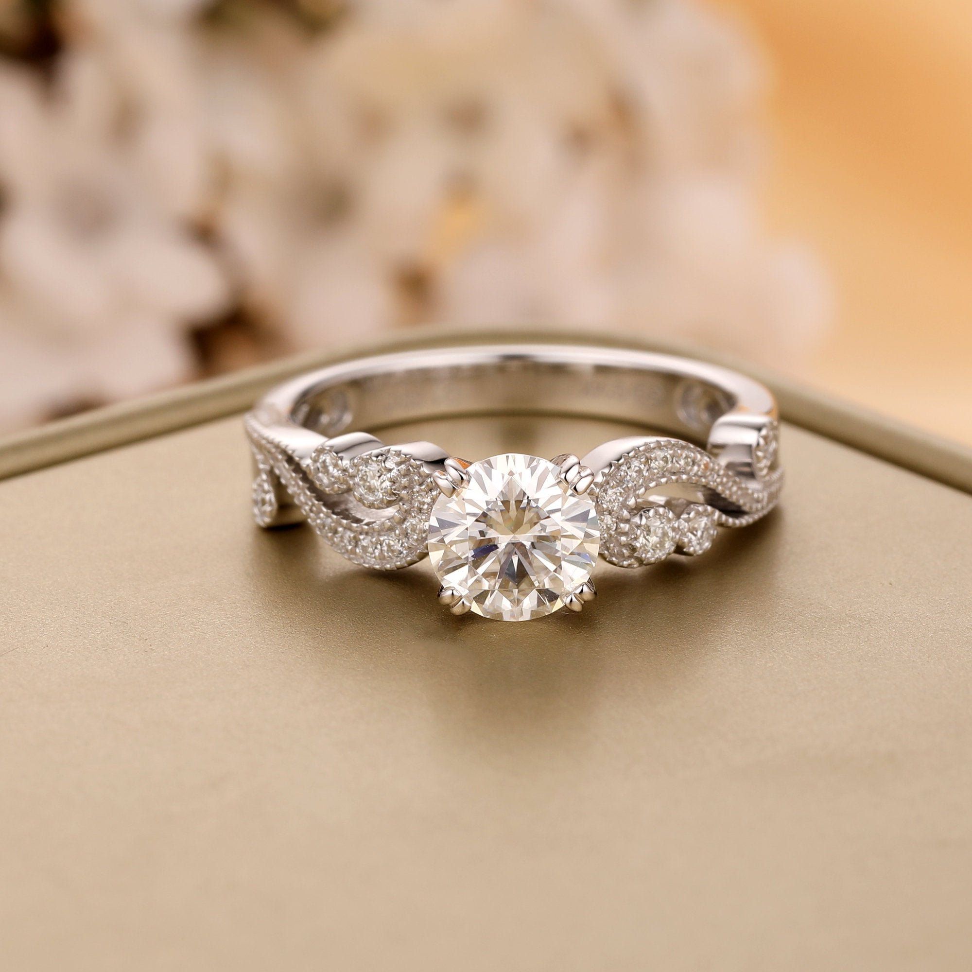Vintage Style 1CT Brilliant Round Cut 1.0CT Moissanite Center,14K Solid Gold Engagement Ring Romantic Style Female Ring Wedding Ring Gift Vintage Style 1CT Brilliant Round Cut 1.0CT Moissanite Center,14K Solid Gold Engagement Ring Romantic Style Female Ring Wedding Ring Gift