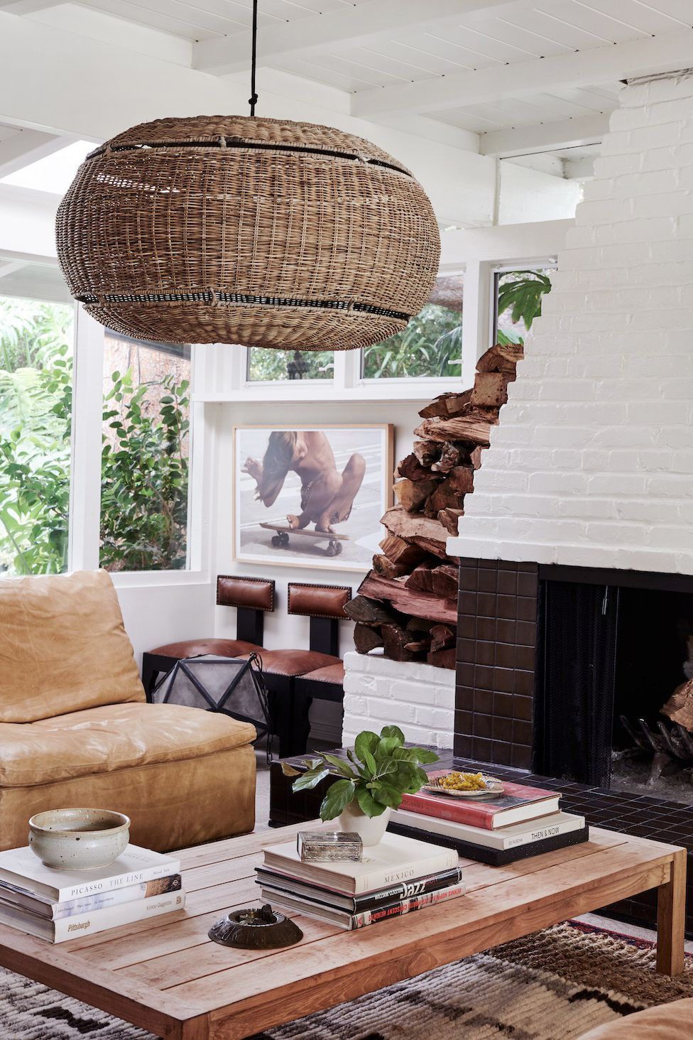 24 stylish rooms that make a strong case for rustic design rustic living room design modern rustic living room stylish room modern country chic decor on 24 stylish rooms that make a strong case for rustic design rustic living room design modern rustic living room stylish room modern rustic living room