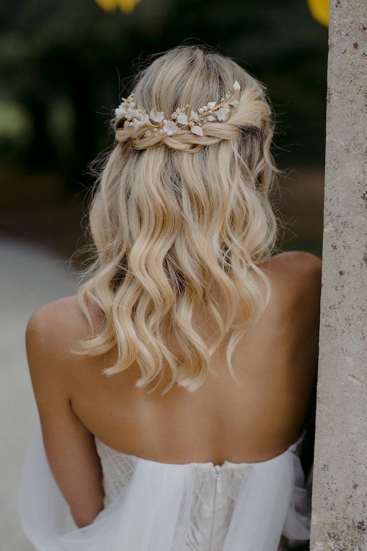LYRIC | Floral hair piece in pale gold, wedding he LYRIC | Floral hair piece in pale gold, wedding he
