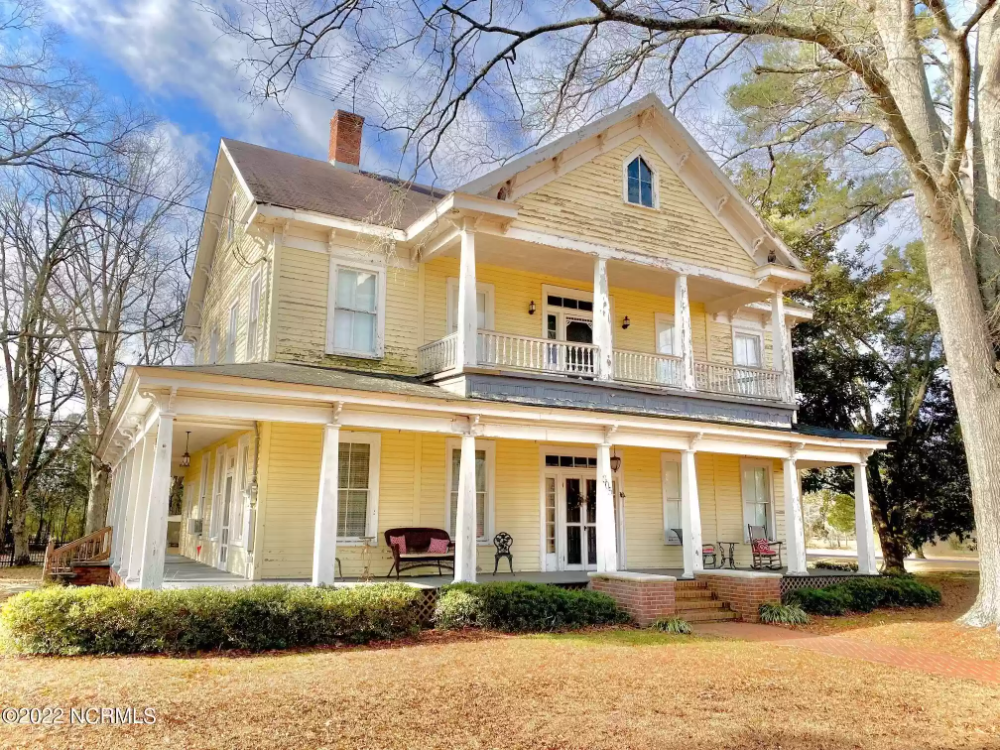 305 E Elm St, Bladenboro, NC 28320 Charming Historical Home for Sale