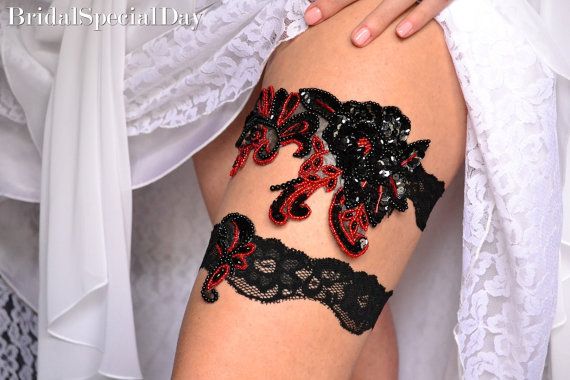 Hand knitted women/'s red and black wedding lacy garter.