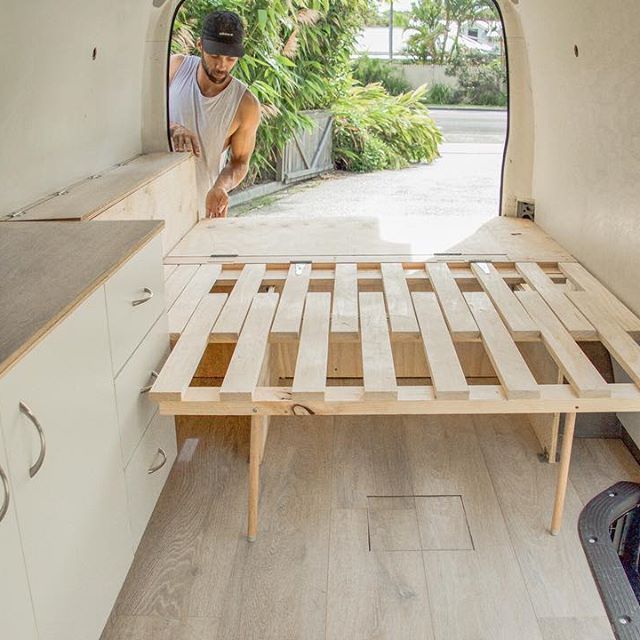 Bus Camper, Camper Hacks, Camper Life, Kombi Trailer, Kombi Motorhome, Conversion Camping Car, Camper Van Conversion Diy, Van Interior, Camper Interior