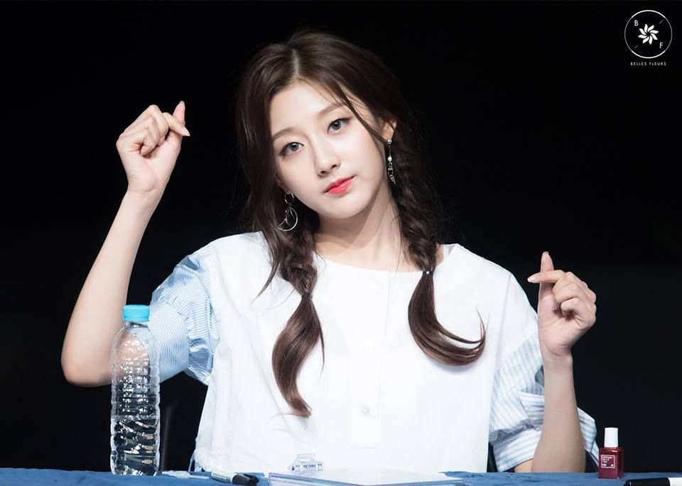lovelyz jeong yein lovelyz jeong yein