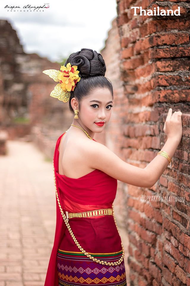 Thailand ?? | Lanna Thai dress, ชุดล้านนา | Foci