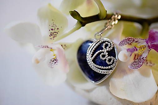 Sodalitové srdce Silver Pendants, Handmade Jewelry, Drop Earrings, Handmade Jewellery, Jewellery Making, Drop Earring, Diy Jewelry, Craft Jewelry, Handcrafted Jewelry