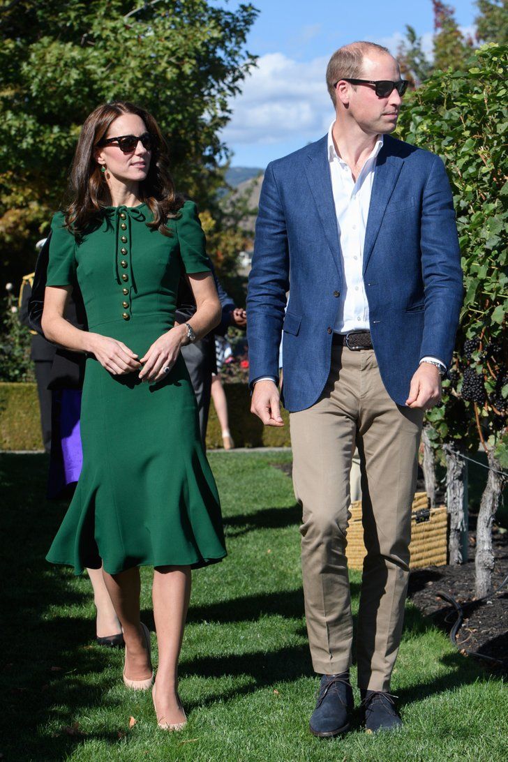 All the Ways William and Kate Have Broken Royal Protocol images foto All the Ways William and Kate Have Broken Royal Protocol