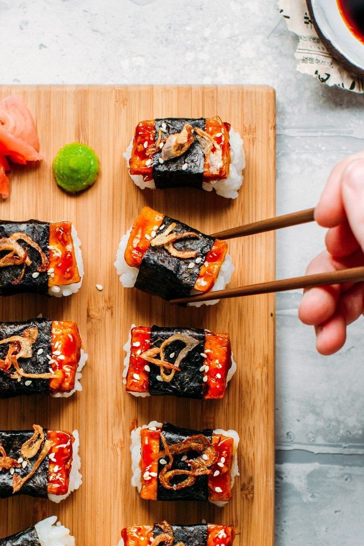 Nigiri sushi with teriyaki glazed tofu, wrapped in nori and topped with crispy shallots! It's chewy, crispy, and packed with umami! #sushi #nigiri #vegan Tofu Sushi, Vegan Sushi Rolls, Sushi Roll Recipes, Nigiri Sushi, Tofu Recipes, Fried Sushi, Cooking Recipes, Teriyaki Tofu, Teriyaki Sauce