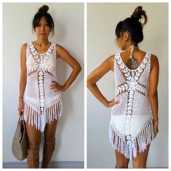 Vestido boho de ganchillo cruzado con fleco largo blanco Vestido boho de ganchillo y flecos |