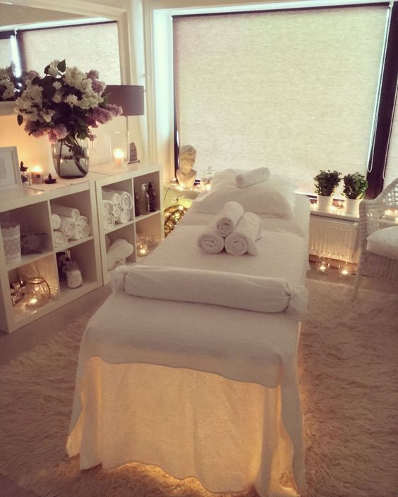 Massage Room Decor, Massage Therapy Rooms, Spa Room Decor, Salon Decor, Healing Room Decor, Spa Bedroom Ideas, Reiki Room Decor, Spa Therapy, Bathroom Decor